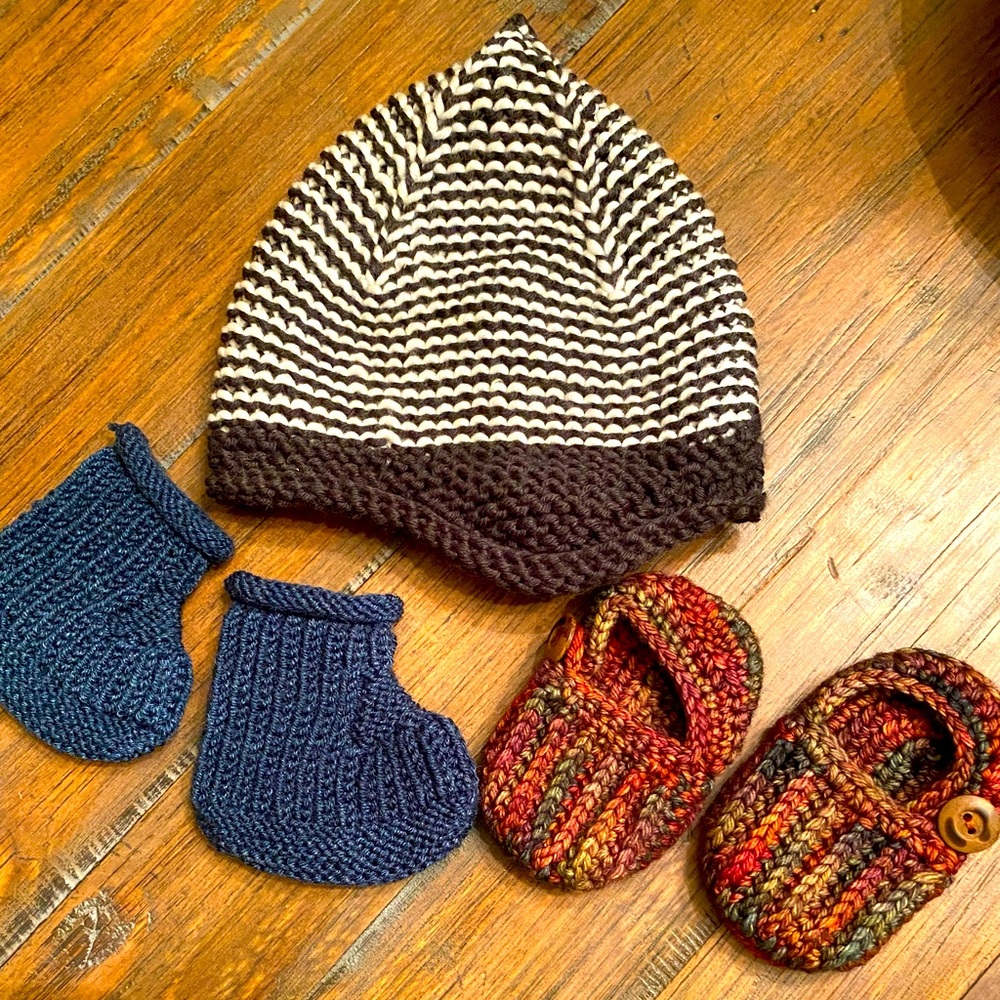 Infant Hand Made Hat and Booties Set | Never Worn | Brand New | Super Soft